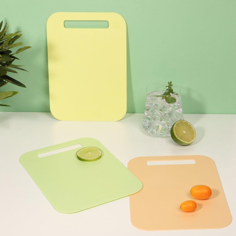 Доска разделочная 15/17*24см особенная, пластик (12/48)