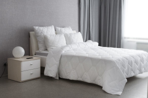 Одеяло стеганое оверлок 205х140 "Every night" Белый (1)