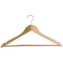 Вешалка деревянная с перекладиной, с антискользящим резиновым покрытием 44*23*1,2см (1/100)