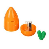 Точилка для карандашей с контейнером в форме морковки, 7,5*3,3см, пластик (1/48/1152)
